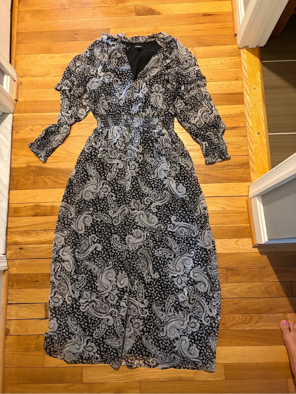 Express Black & White Paisley Maxi Dress